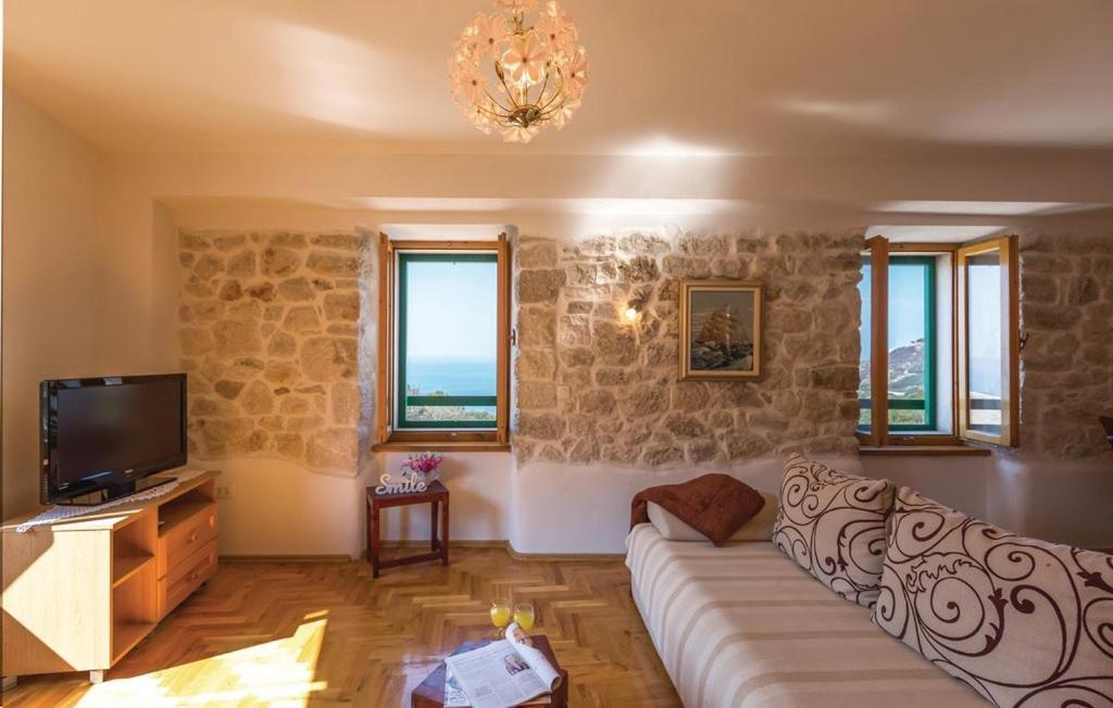 Farm Stay Feniks Tučepi Exterior foto